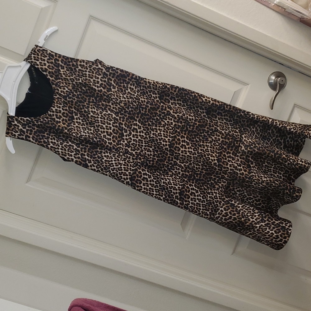 Leopard dresswith zipper in the back